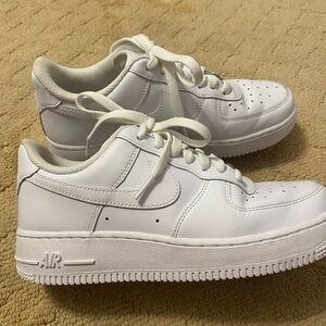 WHITE AIR FORCE ONES